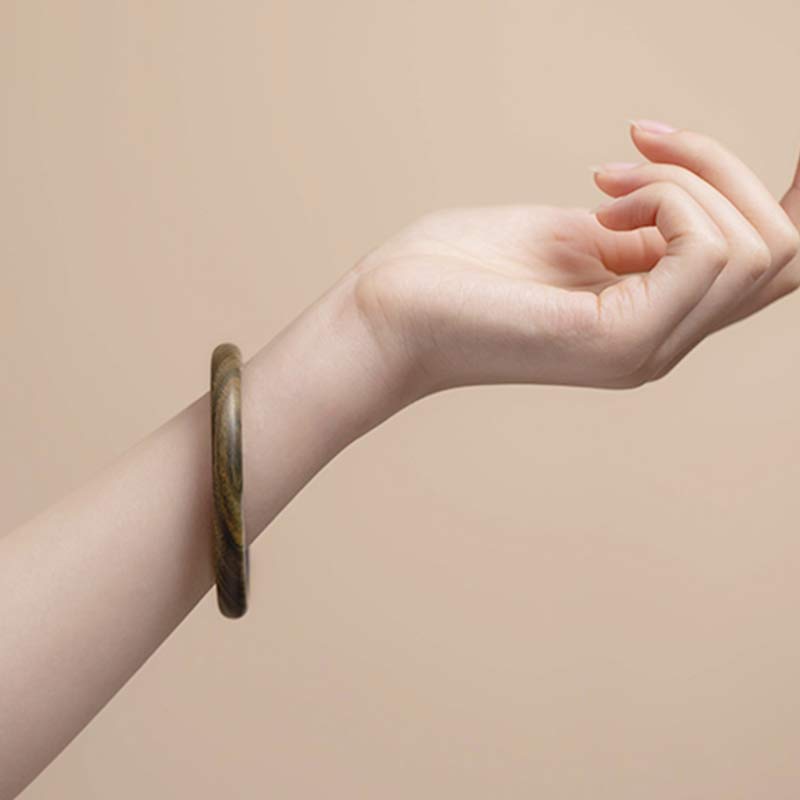 Buddha Stones Tybetańskie Małe Liście Czerwone Drzewo Sandałowe Hebanowo-Zielone Drzewo Sandałowe Bransoletka Ochronna Bangle