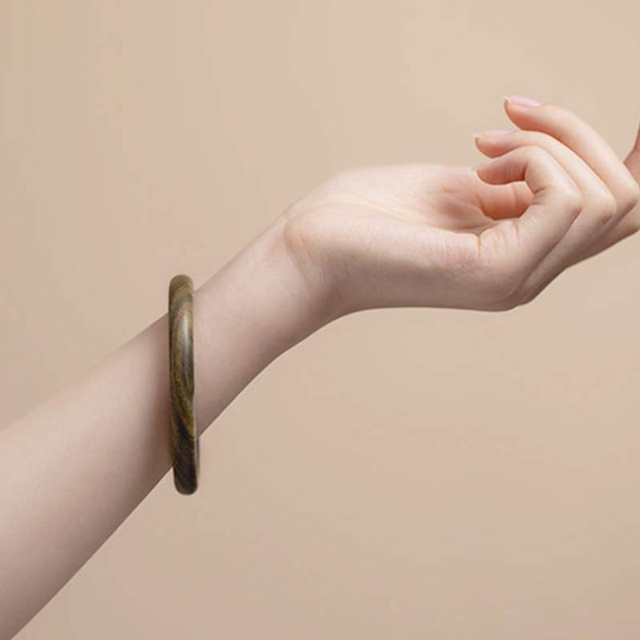 Buddha Stones Tybetańskie Małe Liście Czerwone Drzewo Sandałowe Hebanowo-Zielone Drzewo Sandałowe Bransoletka Ochronna Bangle