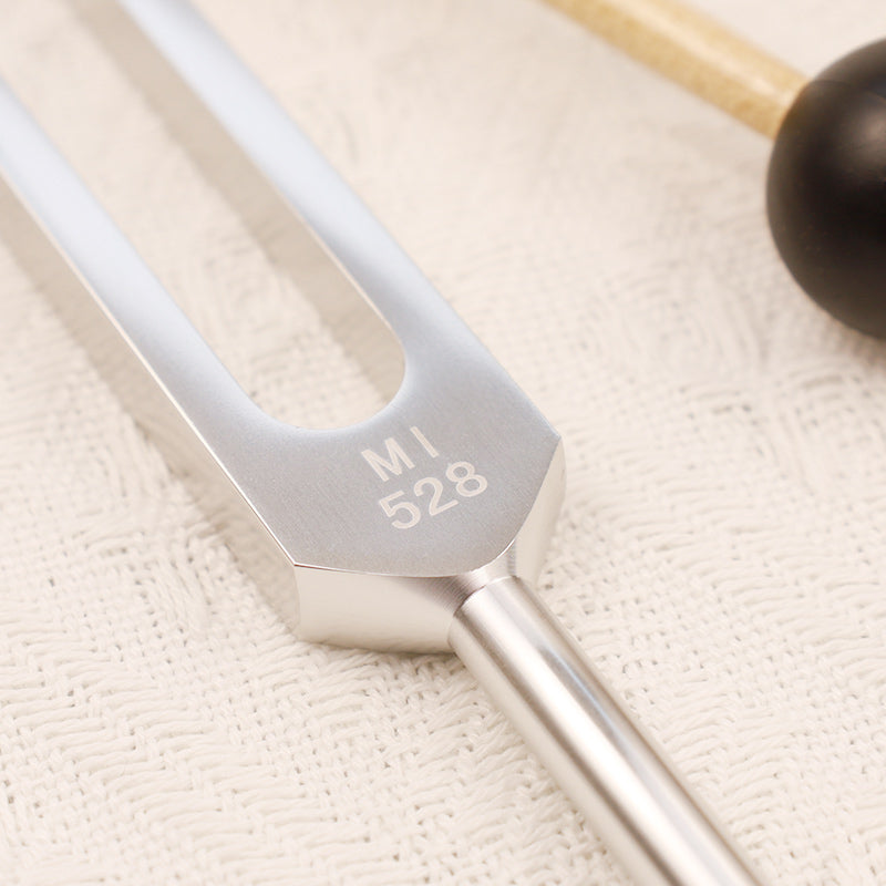 Buddha Stones Kamerton 528HZ stop aluminium do dekoracji czakr i terapii dźwiękiem z młotkiem