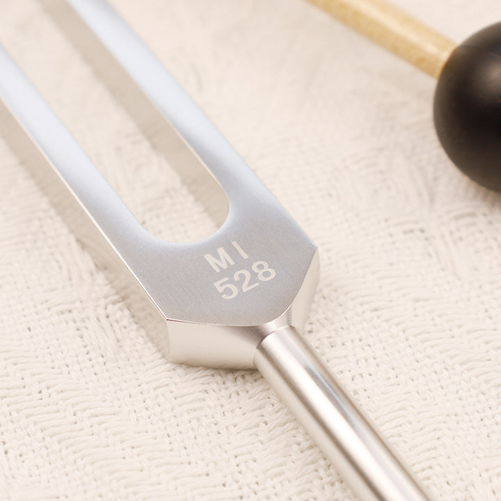 Buddha Stones Kamerton 528HZ stop aluminium do dekoracji czakr i terapii dźwiękiem z młotkiem