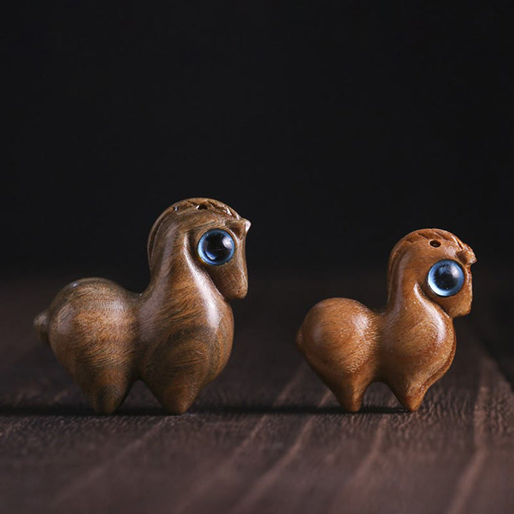 Buddha Stones Małe liście Czerwone drzewo sandałowe Zielone drzewo sandałowe Szczęśliwa miniaturowa dekoracja ochronna dla konia