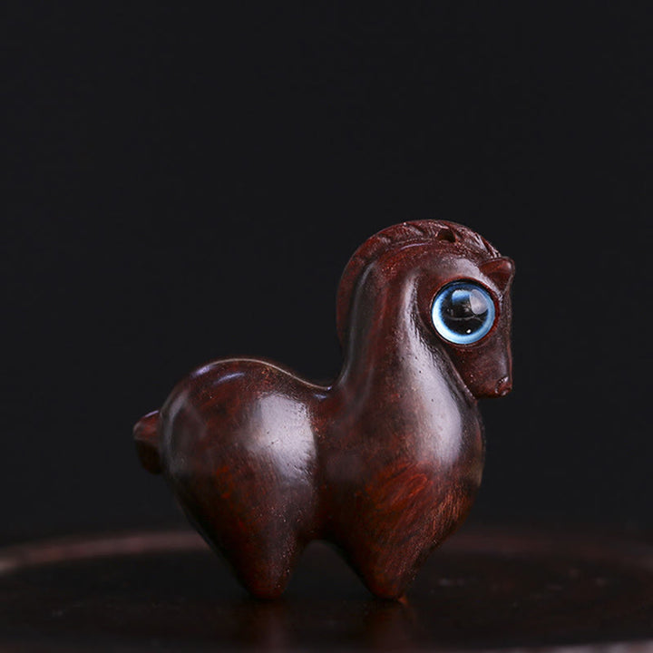 Buddha Stones Małe liście Czerwone drzewo sandałowe Zielone drzewo sandałowe Szczęśliwa miniaturowa dekoracja ochronna dla konia