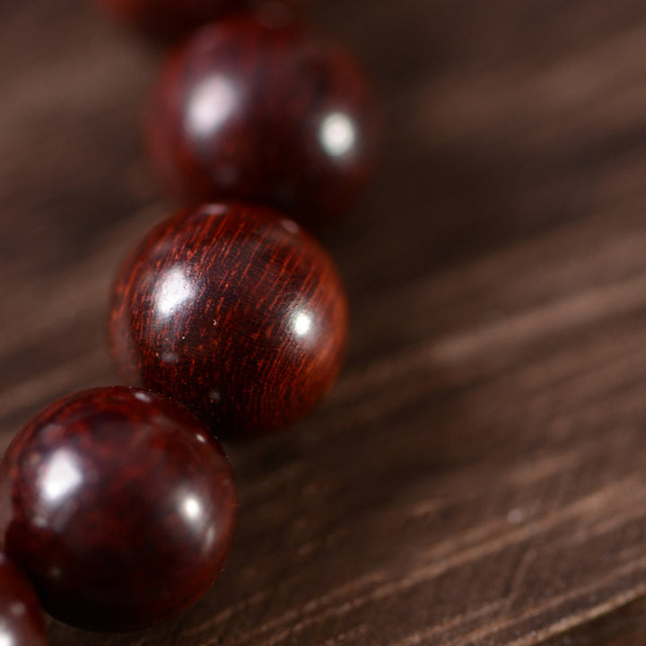 Buddha Stones Małe Liście Czerwonego Drzewa Sandałowego Om Mani Padme Hum Grawerowana Bransoletka Ochronna