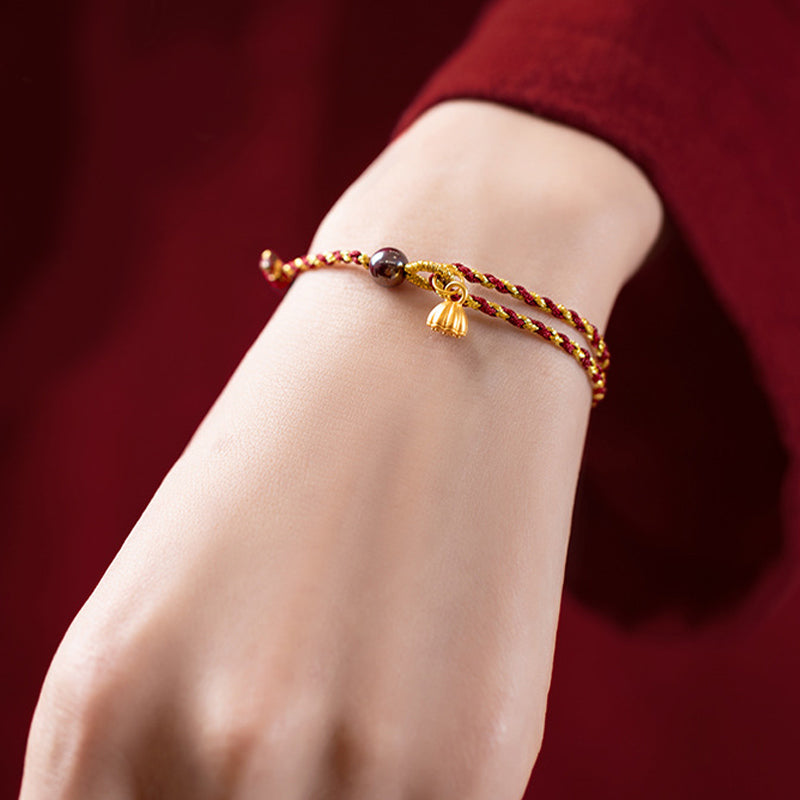 Bransoletka warkoczowa z Buddha Stones wykonana ręcznie z czerwonego złota, sznurka, lotosu, pokoju i radości