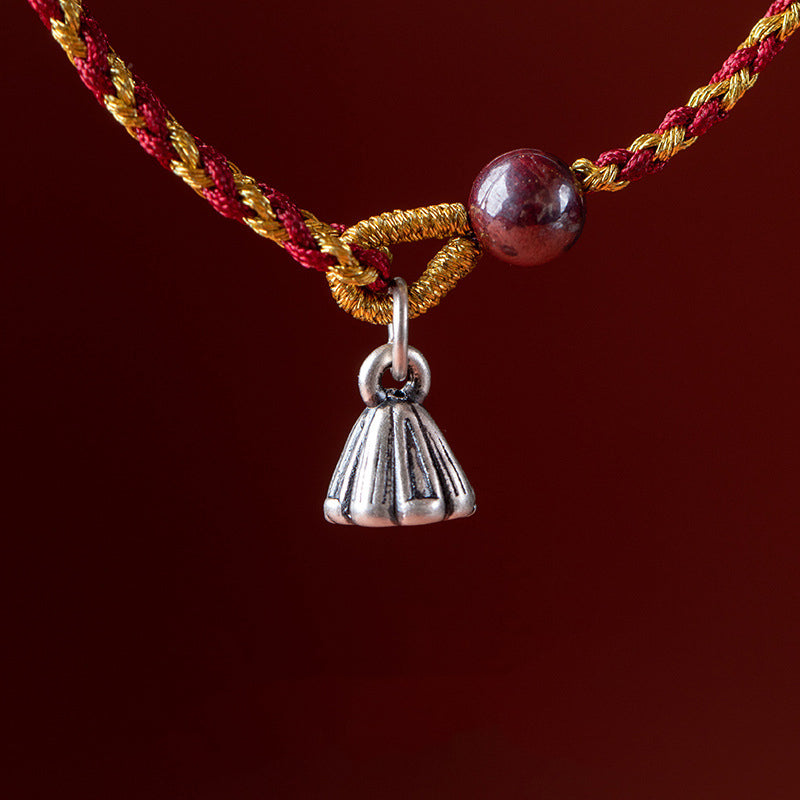 Bransoletka warkoczowa z Buddha Stones wykonana ręcznie z czerwonego złota, sznurka, lotosu, pokoju i radości