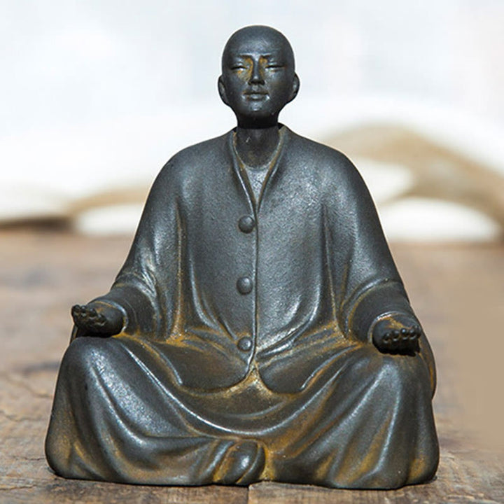 Buddha Stones Medytujący Modlący się Mnich Żelazo Proszek Rdza Odlew Żywicy Statua Dekoracja Domu