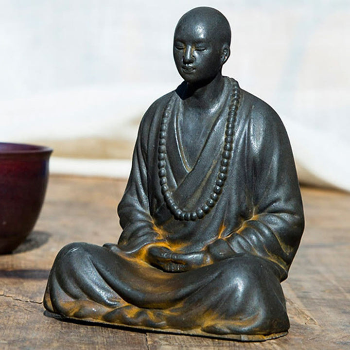 Buddha Stones Medytujący Modlący się Mnich Żelazo Proszek Rdza Odlew Żywicy Statua Dekoracja Domu