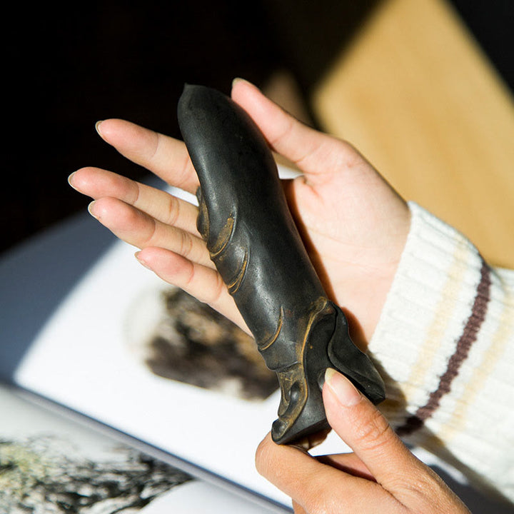 Buddha Stones Ręcznie robione Budda Siakjamuni Namaste Proszek żelaza Rdza Odlana z żywicy Statua Dekoracja