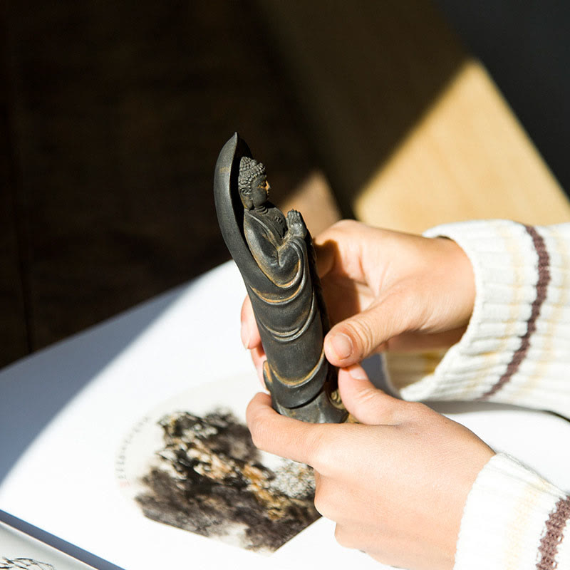 Buddha Stones Ręcznie robione Budda Siakjamuni Namaste Proszek żelaza Rdza Odlana z żywicy Statua Dekoracja