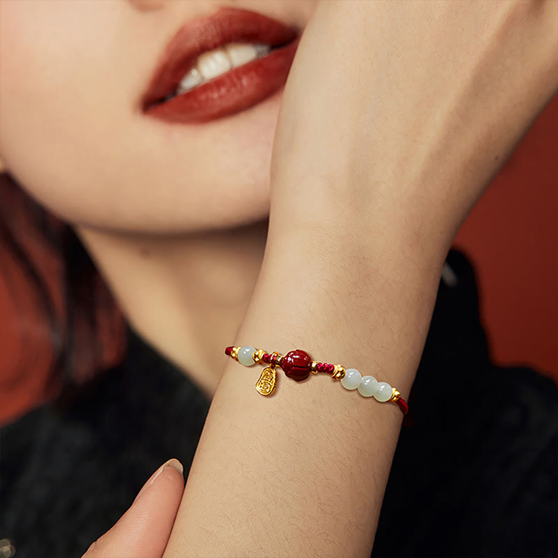 Buddha Stones Fu Charakter Jade Cynober 24K Pozłacana Bransoletka Szczęścia Czerwony Sznurek