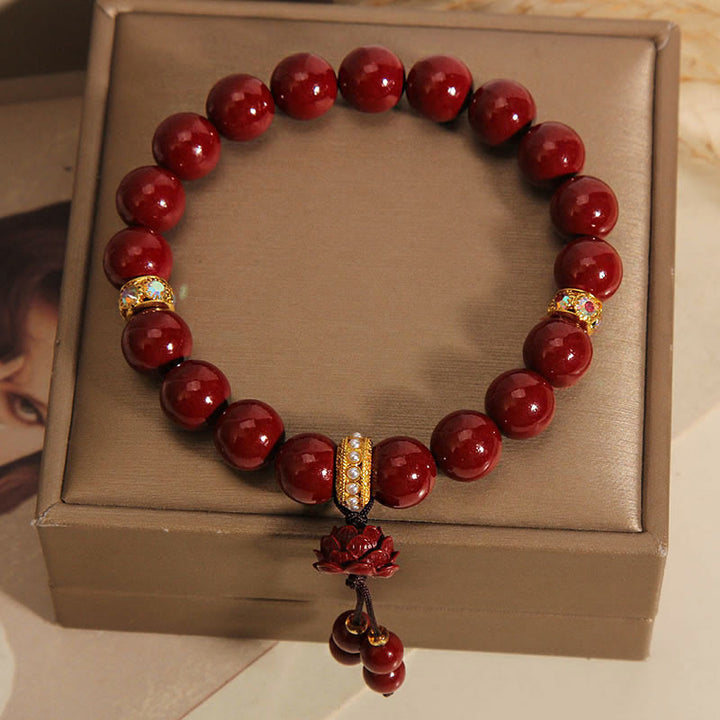 Bransoletka z zawieszkami Buddha Stones Cinnabar Lotus Blessing Charm