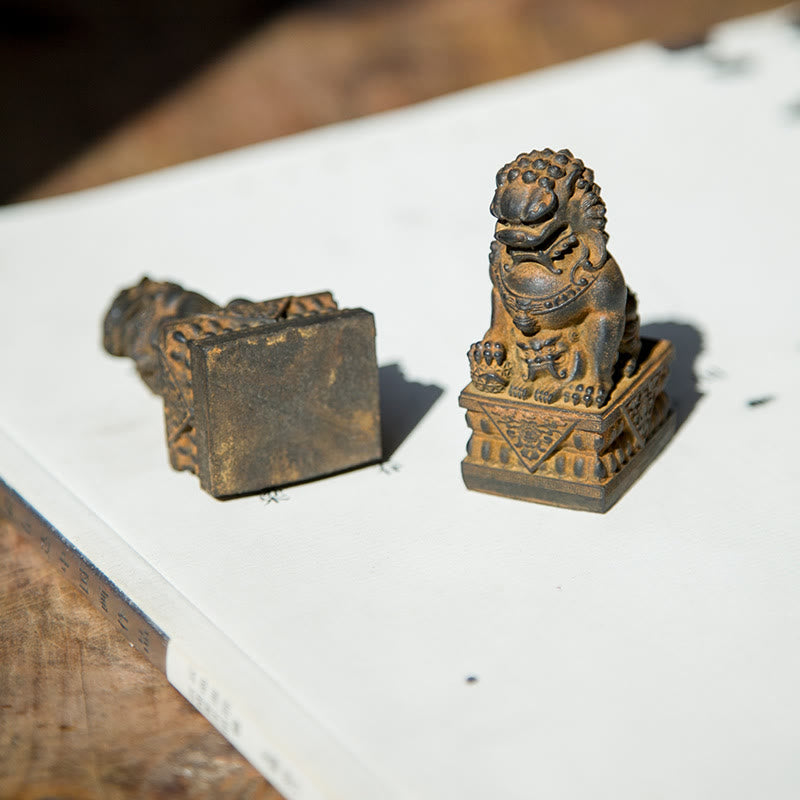 Buddha Stones Ręcznie robione Lwy Fu Foo Psy Żelazo Proszek Rdza Odlew Żywicy Statua Odpędzająca Zło Ochrona Dekoracja Domu