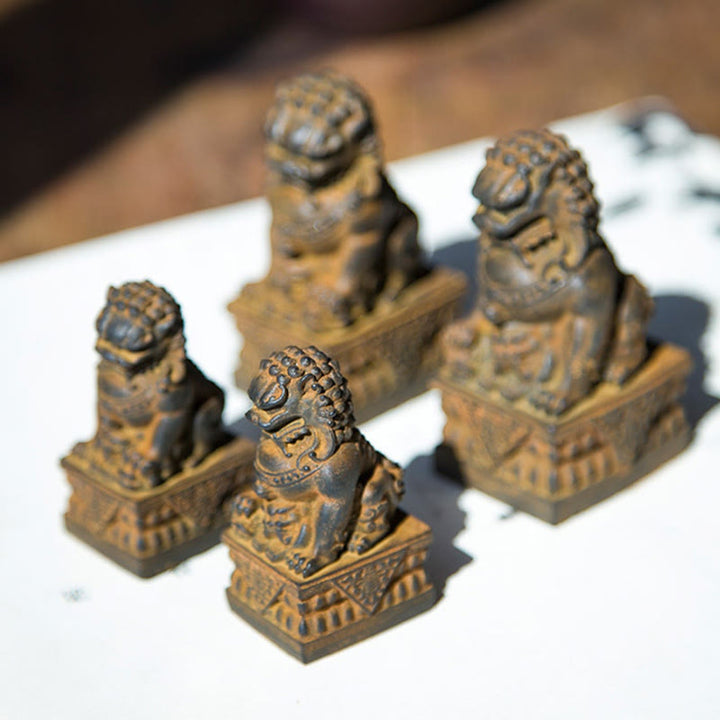 Buddha Stones Ręcznie robione Lwy Fu Foo Psy Żelazo Proszek Rdza Odlew Żywicy Statua Odpędzająca Zło Ochrona Dekoracja Domu