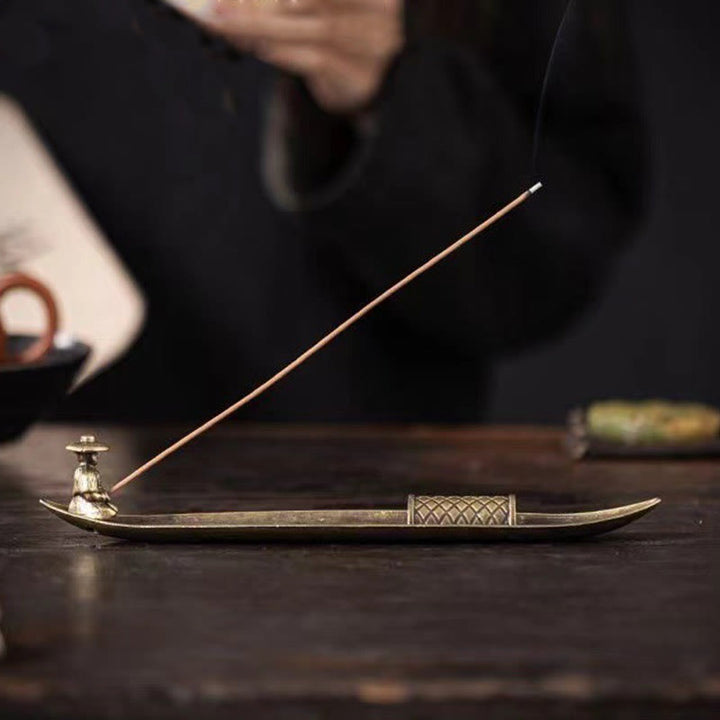 Buddha Stones Łódź rybaka Koi Ryba Stop cynkowy Uchwyt na kadzidełka Uzdrawiający palnik kadzideł Dekoracja