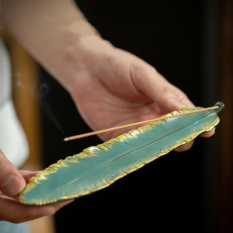 Buddha Stones Zielone Pióro Złote Krawędzie Uzdrawiająca Ceramiczna Kadzielnica Dekoracja