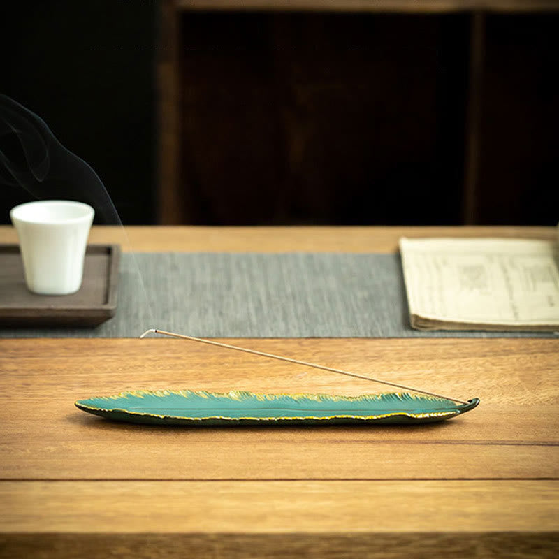 Buddha Stones Zielone Pióro Złote Krawędzie Uzdrawiająca Ceramiczna Kadzielnica Dekoracja