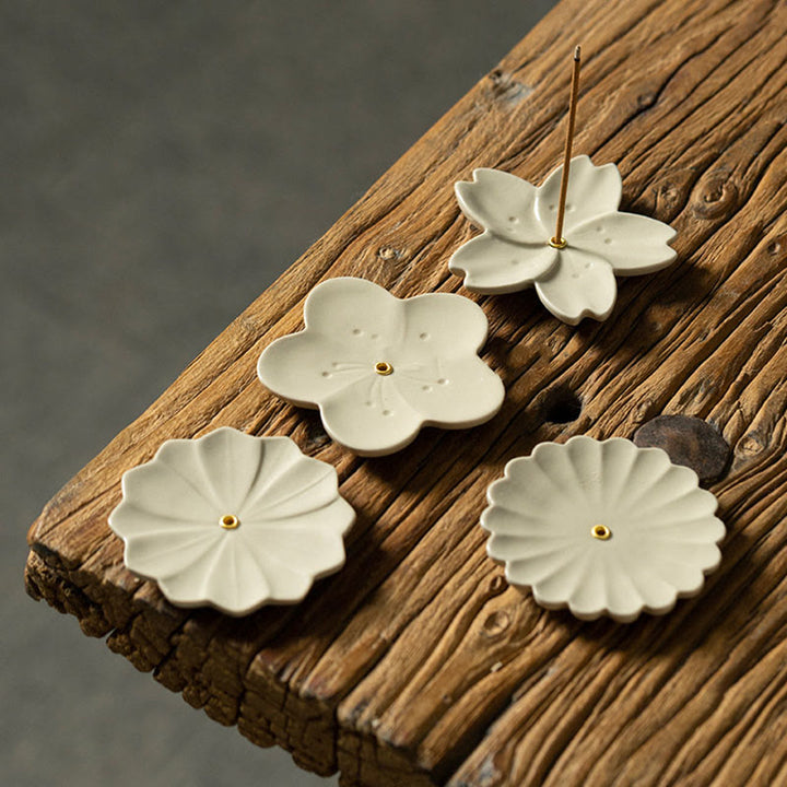 Buddha Stones Lotos Kwiat Wiśni Kwiat Śliwy Chryzantema Uzdrawiająca Ceramiczna Kadzielnica Dekoracja