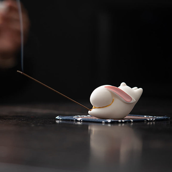 Buddha Stones Latający Królik Bambusowa Mata Uzdrawiająca Ceramiczna Kadzielnica Dekoracja Biurka