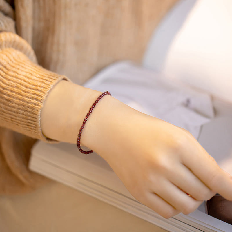 Bransoletka ochronna z Buddha Stones 3 mm Naturalny Mały Granat Ultracienkie Koraliki