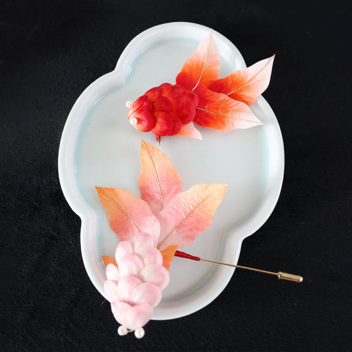 Buddha Stones ręcznie robione Yangzhou Aksamitne Kwiaty Morwy Jedwabne Czerwone Liście Ryby Koi Broszka Spinka Do Włosów