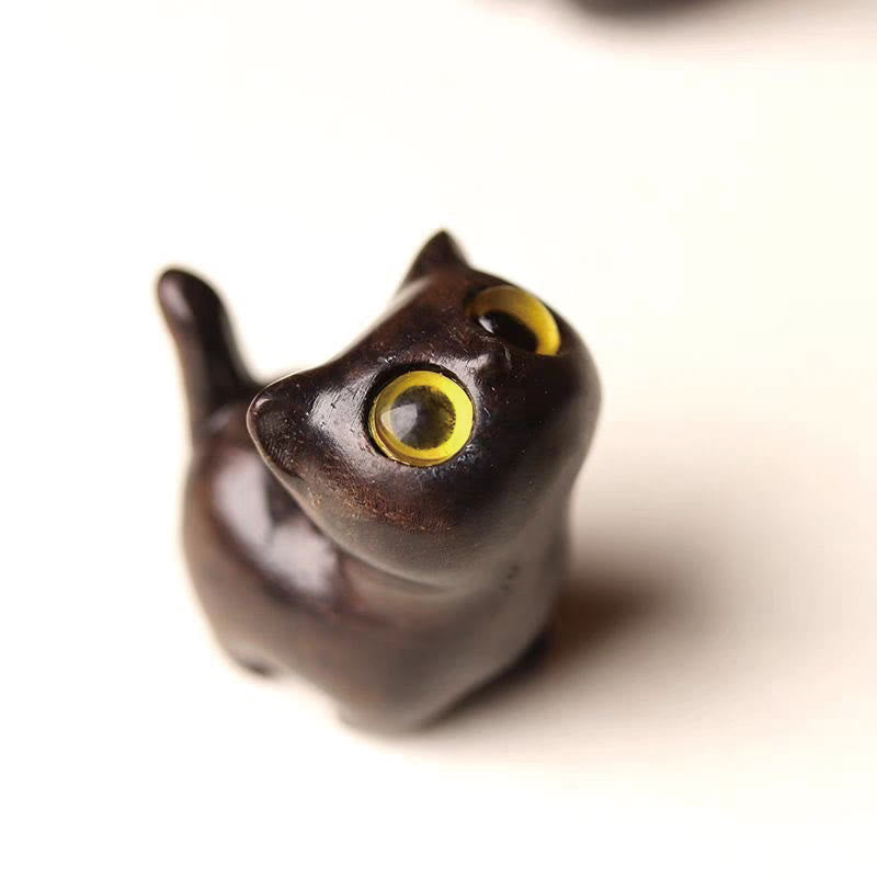 Buddha Stones Zielone drzewo sandałowe Drewno hebanowe Drzewo sandałowe Małe liście Czerwone drzewo sandałowe Miniaturowa dekoracja pokoju Lucky Cat - Hebanowe drewno, żółte oczy - image 8