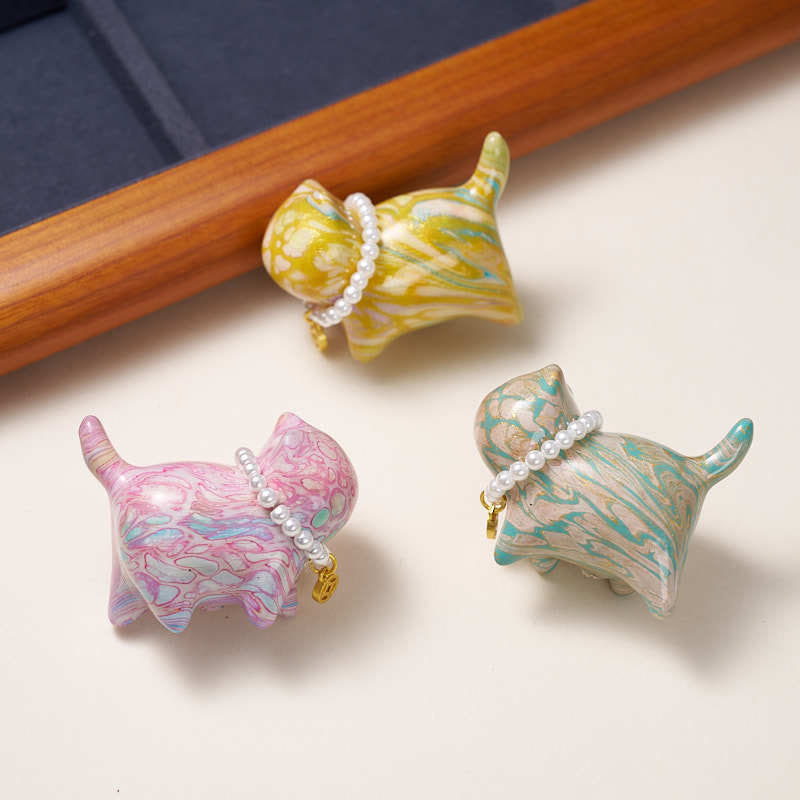 Buddha Stones Sandałowiec Szczęśliwy Mini Kot Lakier Rzemiosło Uzdrawiająca Dekoracja Losowy Kolor (Pudełko Niewidomych) - image 3