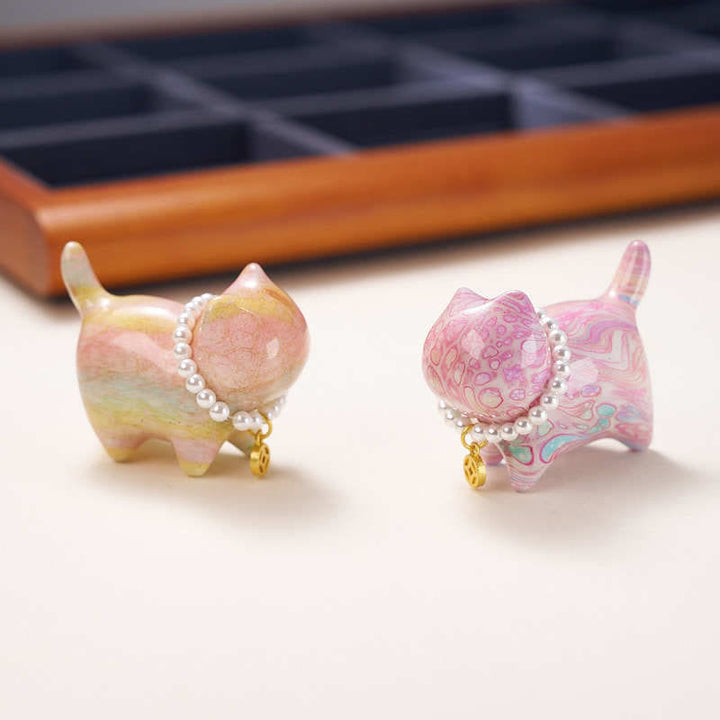 Buddha Stones Sandałowiec Szczęśliwy Mini Kot Lakier Rzemiosło Uzdrawiająca Dekoracja Losowy Kolor (Pudełko Niewidomych) - image 4