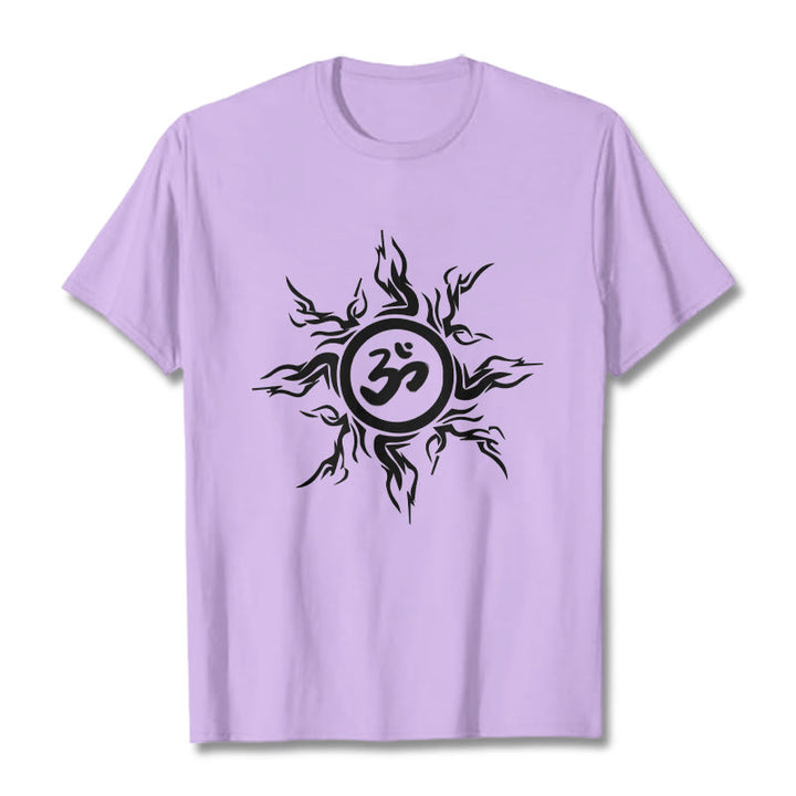 Wzór słonecznych Buddha Stones otaczający symbol Om Wzór bawełniany T-shirt - Śliwka - 2XL - image 17
