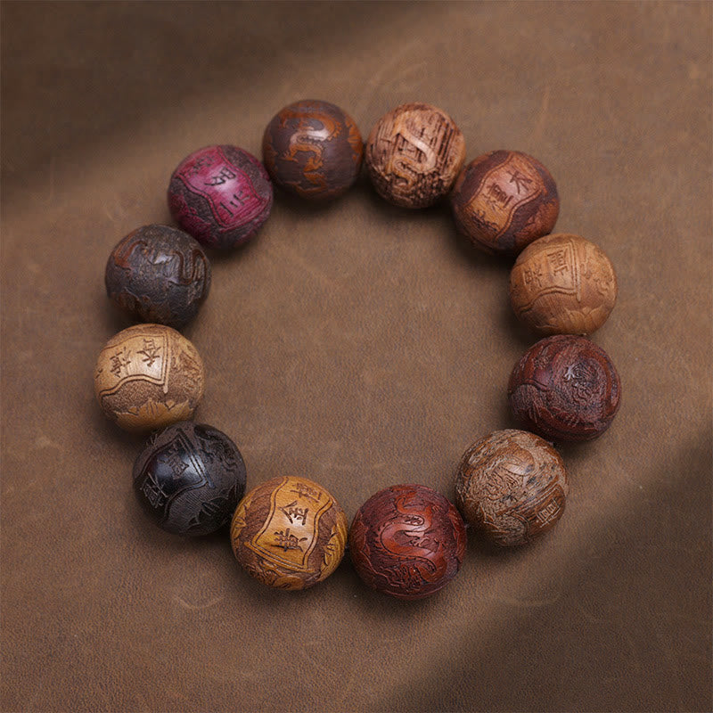 Rzeźba z Buddha Stones z drzewa sandałowego Chiński znak zodiaku Pomyślny smok Feniks Fu Charakter uzdrawiająca bransoletka