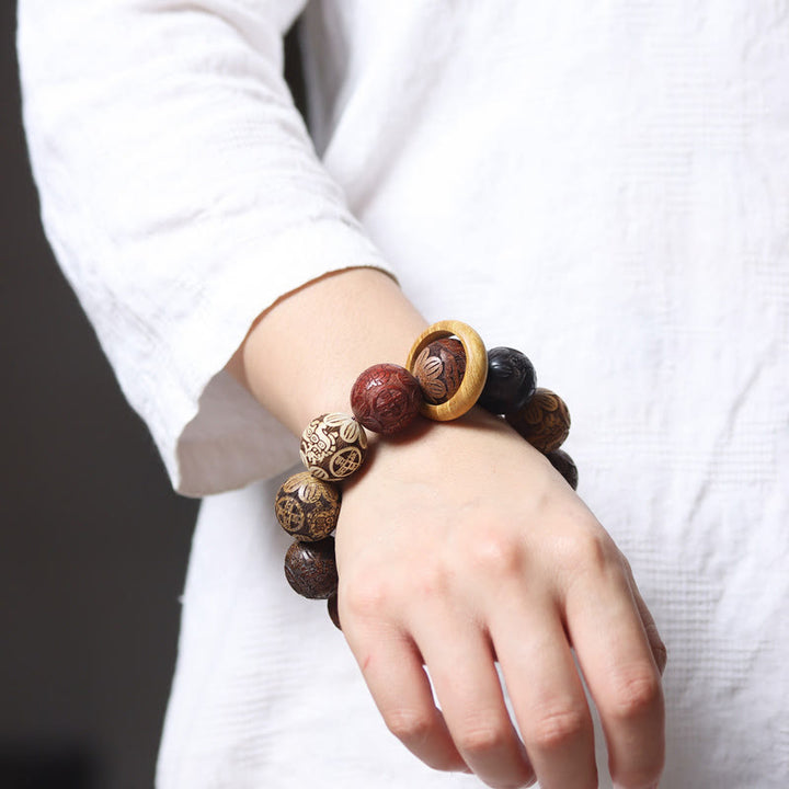 Rzeźba z Buddha Stones z drzewa sandałowego Chiński znak zodiaku Pomyślny smok Feniks Fu Charakter uzdrawiająca bransoletka