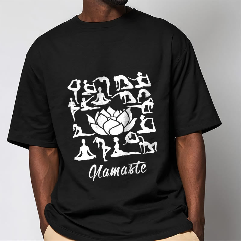 Koszulka z nadrukiem "Buddha Stones" w swobodnym stylu, z motywem kwiatu lotosu i różnymi pozycjami jogi - image 5