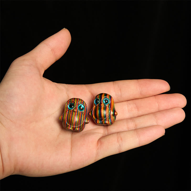 Buddha Stones 2 szt. Mini tęczowe pingwiny eukaliptusowe rzeźbione, kreatywne dekoracje - image 3