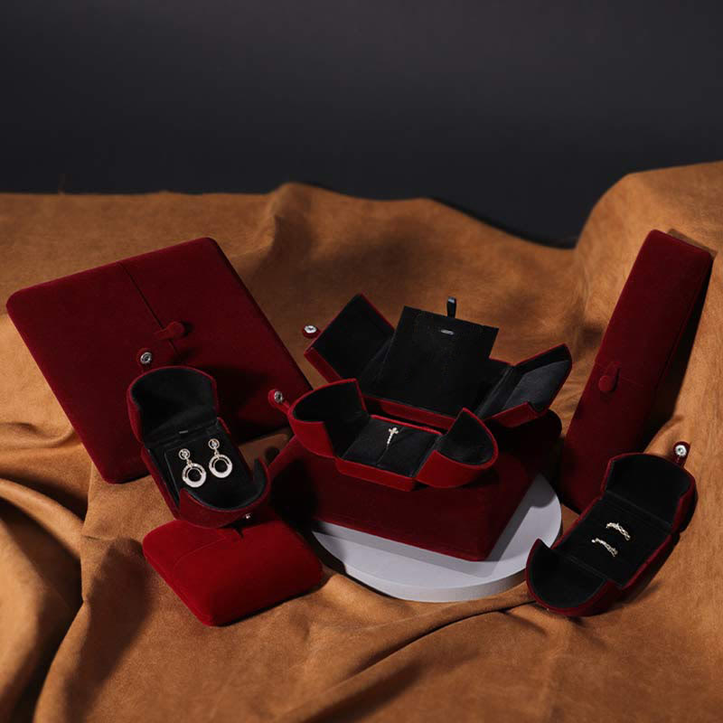 Pudełko do przechowywania biżuterii Flanelowe pudełko prezentowe - image 1