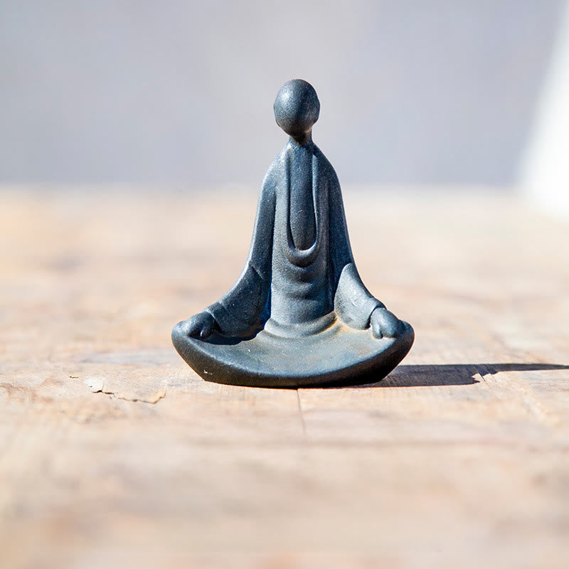 Ręcznie wykonany Buddha Stones siedzącego bezkształtnego Buddy z proszku żelaza i rdzy, odlew z żywicy - Budda 9,5*7,5*5,5 cm - image 0