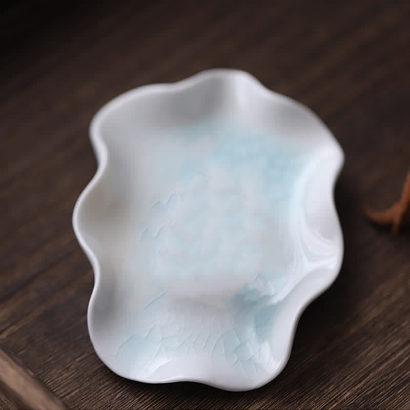 Medytująca ceramiczna mała figurka żaby