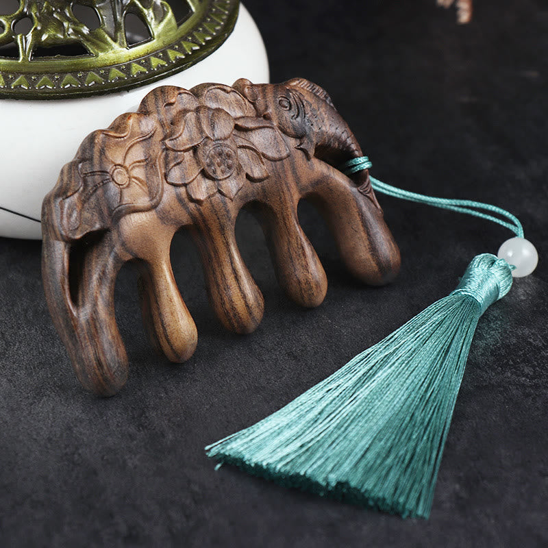 Zielony sandałowiec, kwiaty śliwy, lotos, ryba koi, grawerowany uspokajający grzebień z frędzlami