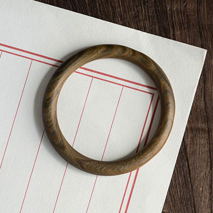 Buddha Stones Tybetańskie Małe Liście Czerwone Drzewo Sandałowe Hebanowo-Zielone Drzewo Sandałowe Bransoletka Ochronna Bangle