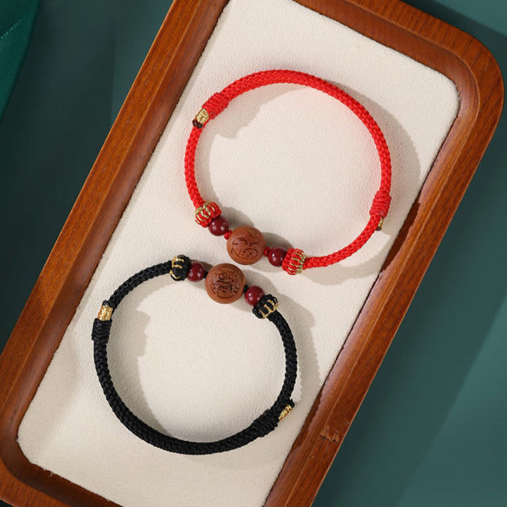 Buddha Stones Naturalne Drewno Brzoskwiniowe Chińskie Zodiak Fu Znak Rzeźbiony Cynober Bransoletka Bogactwa