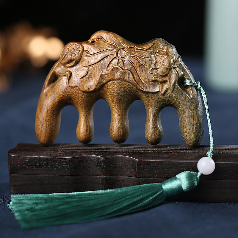 Zielony sandałowiec, kwiaty śliwy, lotos, ryba koi, grawerowany uspokajający grzebień z frędzlami