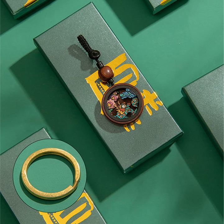 Buddha Stones Rok Smoka Malowane Ręcznie Chińskie Zodiak Palisander Rzeźbiony Spokojny Brelok