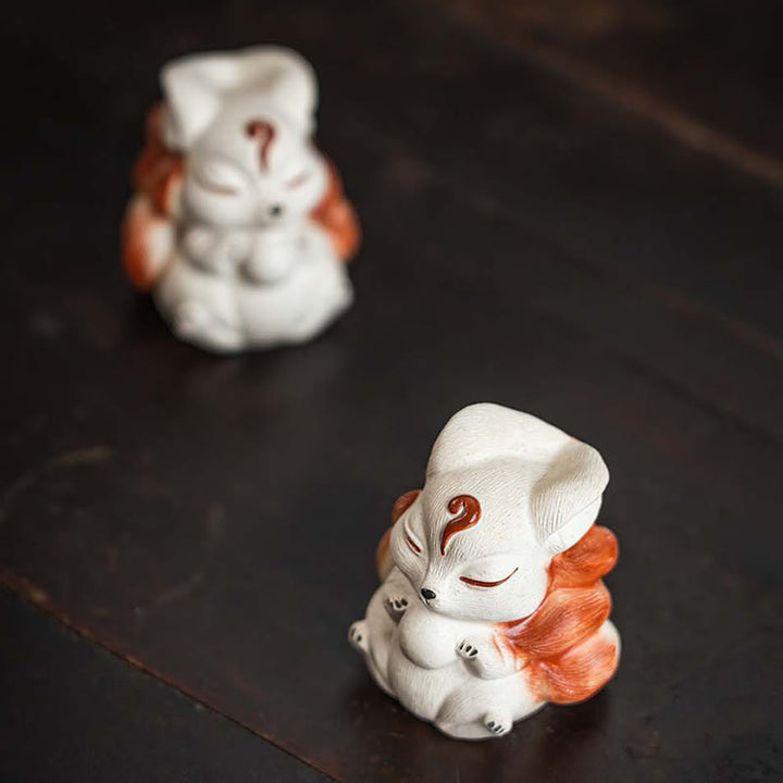 Buddha Stones Miniaturowy Dziewięcioogonowy Lis Fioletowa Glina Dekoracja Biurka Szczęścia