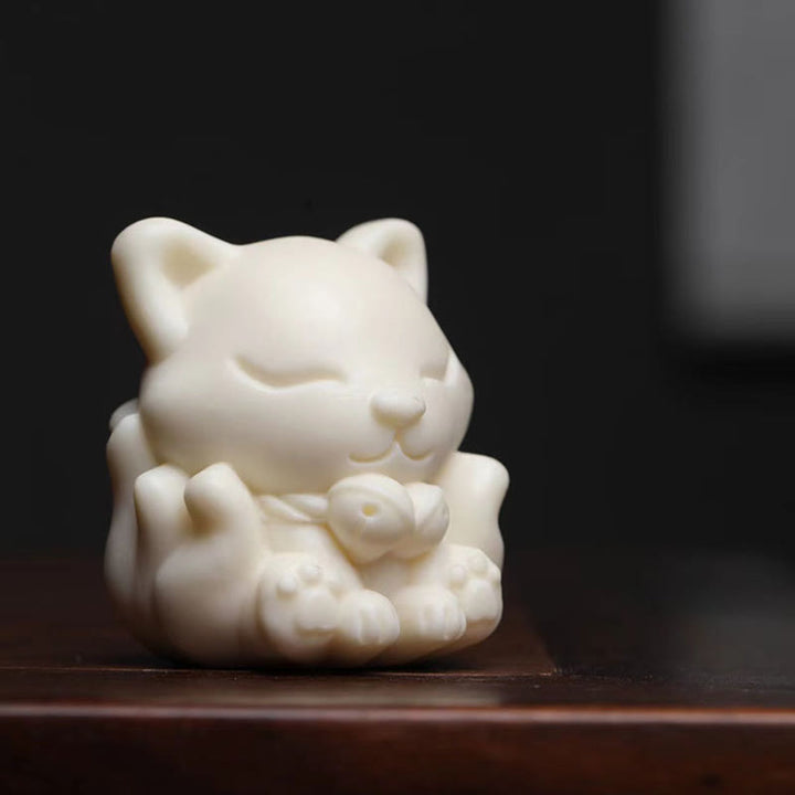 Buddha Stones Mini Dziewięcioogonowy Lis Kość Słoniowa Owoc Sandałowiec Zielony Sandałowiec Błogosławieństwo Dekoracja