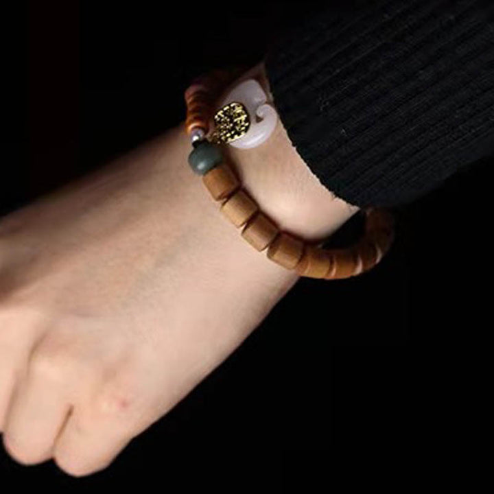 Bransoletka ochronna z jadeitu sandałowego i słonia