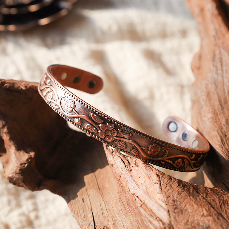 Bransoletka magnetyczna z regulowanym mankietem z Buddha Stones