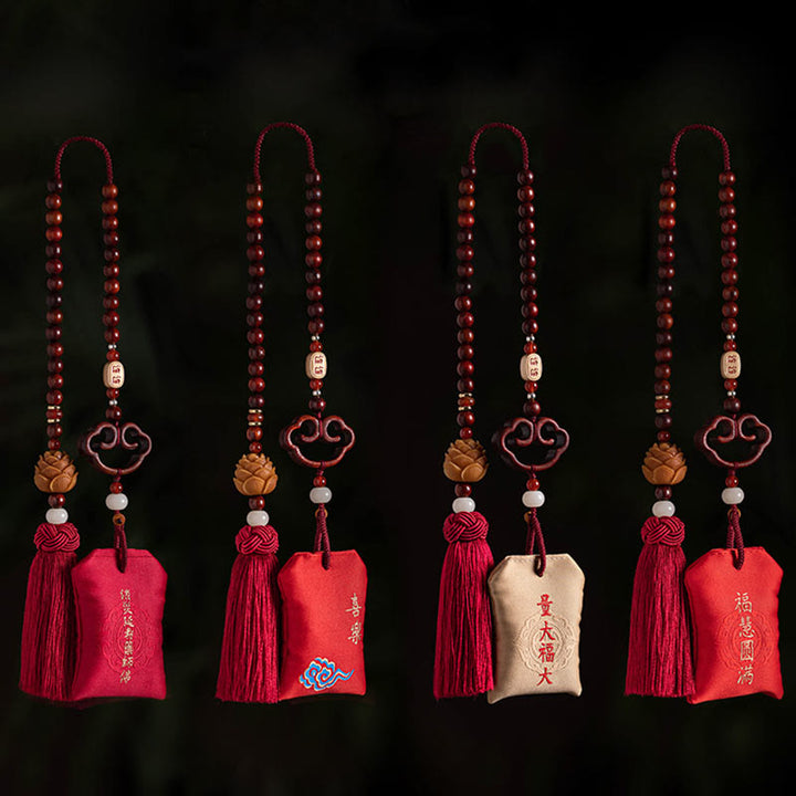 Buddha Stones Tybetańskie Małe Liście Czerwone Drzewo Sandałowe Lotos Cynober Saszetka Ochrona Chwost Dekoracja Wisząca Do Samochodu