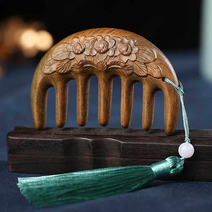 Zielony sandałowiec, kwiaty śliwy, lotos, ryba koi, grawerowany uspokajający grzebień z frędzlami