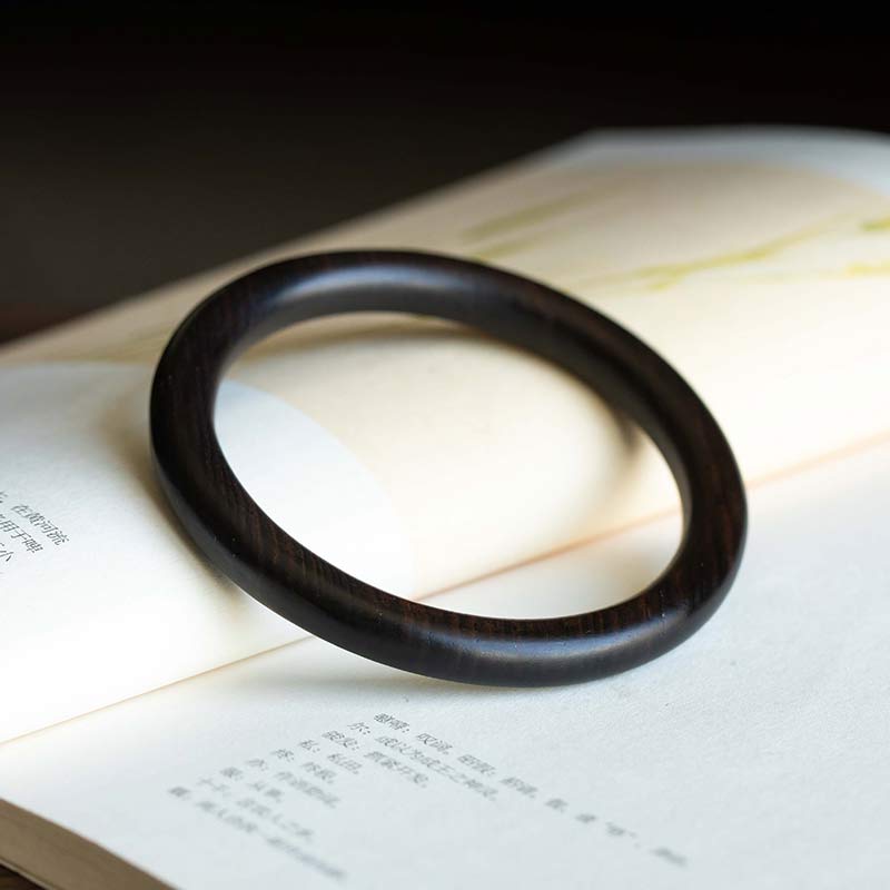 Buddha Stones Tybetańskie Małe Liście Czerwone Drzewo Sandałowe Hebanowo-Zielone Drzewo Sandałowe Bransoletka Ochronna Bangle