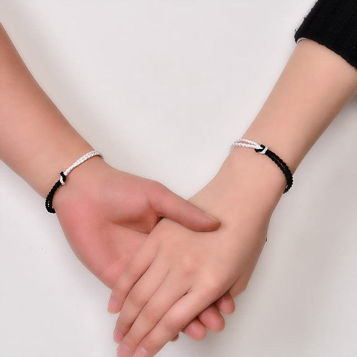 Bransoletka lecznicza z Buddha Stones wykonana ręcznie z czarno-białej liny plecionej