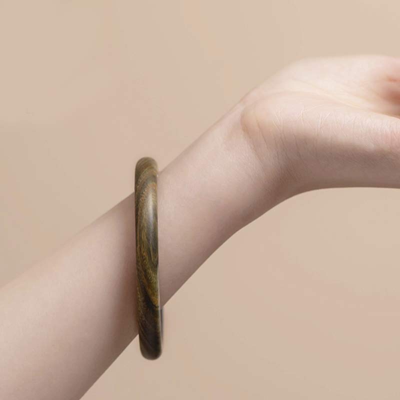 Buddha Stones Tybetańskie Małe Liście Czerwone Drzewo Sandałowe Hebanowo-Zielone Drzewo Sandałowe Bransoletka Ochronna Bangle