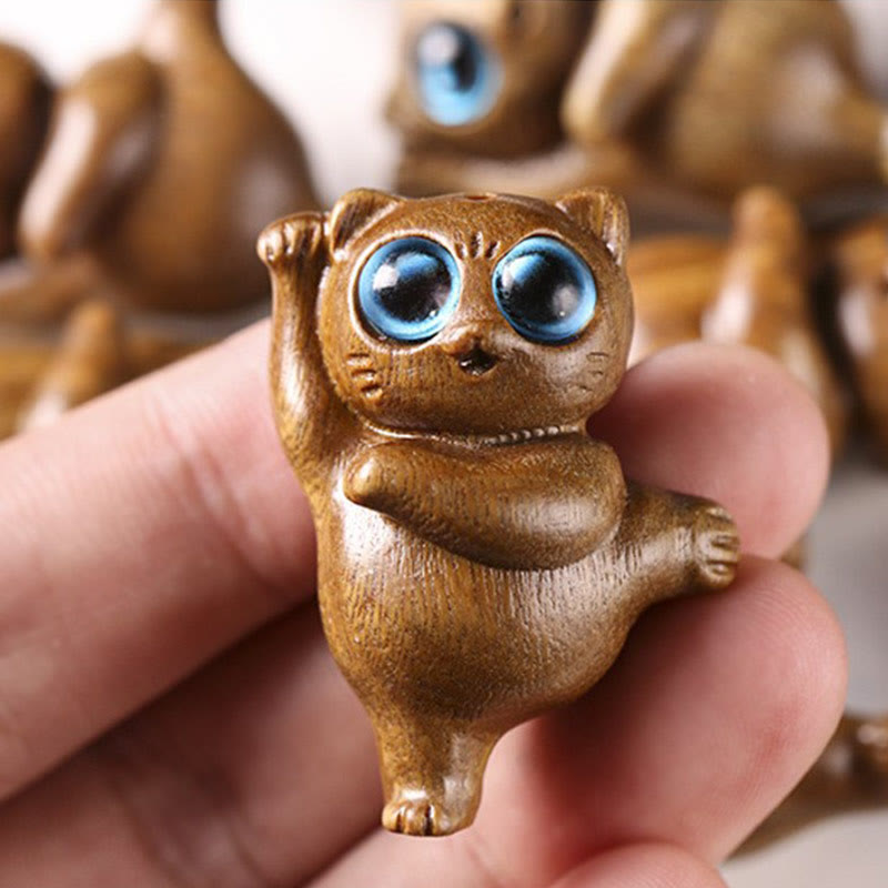 Buddha Stones Mini Zielone Drzewo Sandałowe Tańczący Kot Grawerowane Pozytywne Dekoracje Biurka - image 9